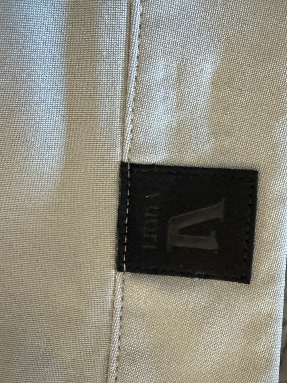 Vuori Men’s Light gray Meta pant athletic slim fit sz 36x30